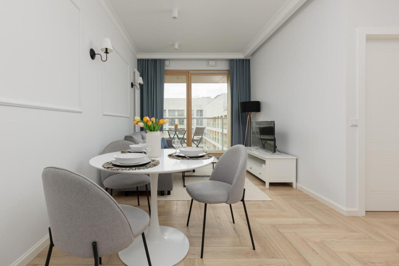 Stylish Apartment Kolejowa & Parking & Balcony By Noclegi Renters Варшава Экстерьер фото