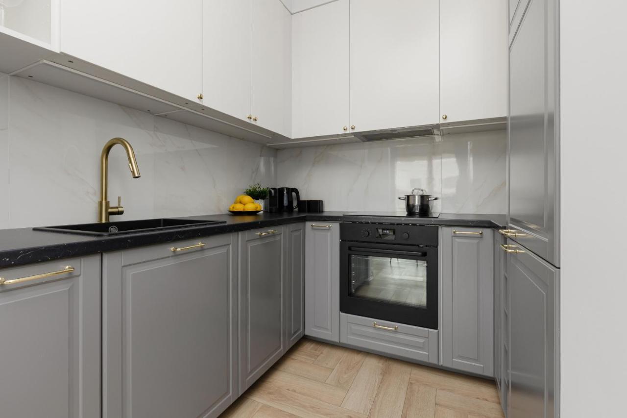 Stylish Apartment Kolejowa & Parking & Balcony By Noclegi Renters Варшава Экстерьер фото