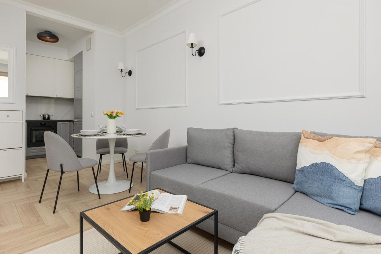 Stylish Apartment Kolejowa & Parking & Balcony By Noclegi Renters Варшава Экстерьер фото